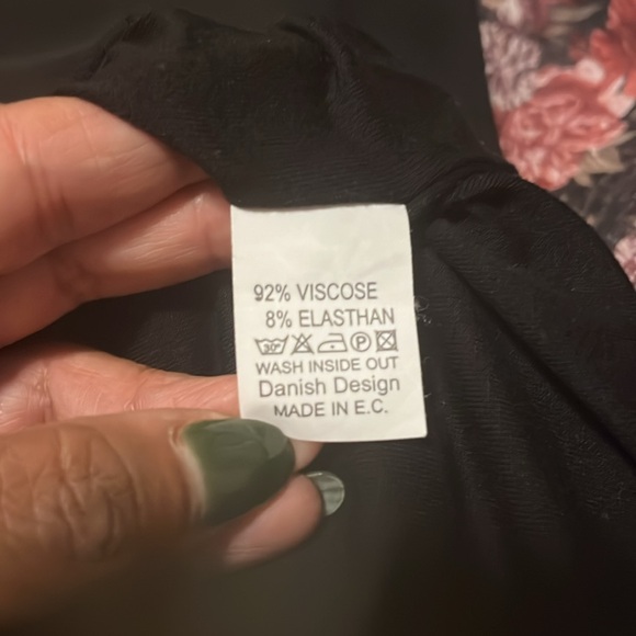 Plus size tunic top. - Picture 4 of 4